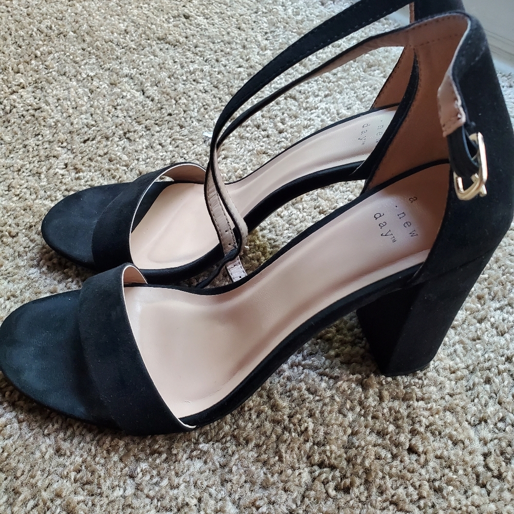 8.5 Black Blocked heels